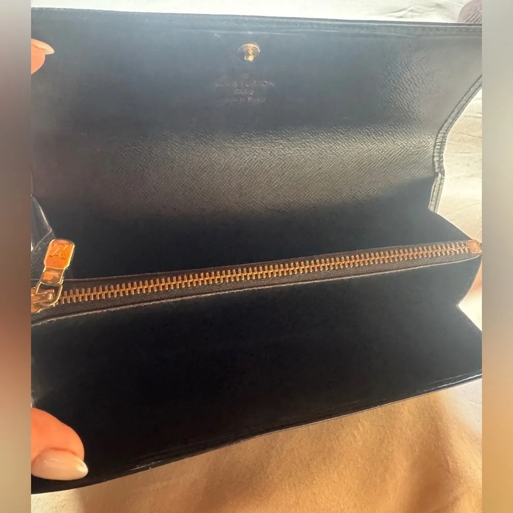 Louis Vuitton Epi Sarah Black Clutch/Wallet